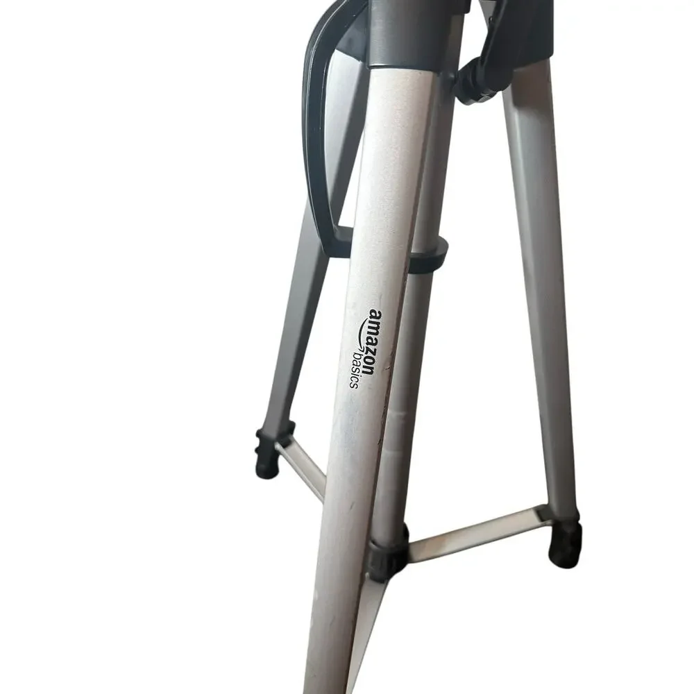 AmazonBasics WT3540 Lightweight Tripod with Bag